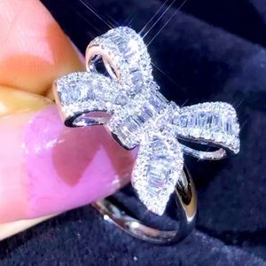 💯 NEW BAGUETTE BOW 925 STERLING SILVER DIAMOND RING